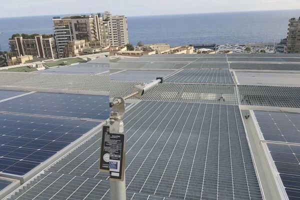 découvrez les avantages de la toiture photovoltaïque, une solution écologique et économique pour produire votre propre énergie renouvelable. optimisez votre consommation d'électricité tout en réduisant votre empreinte carbone grâce à une installation de panneaux solaires adaptée à vos besoins.