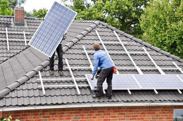 découvrez les avantages d'une toiture photovoltaïque pour votre maison : production d'énergie renouvelable, réduction de vos factures d'électricité et valorisation de votre bien. optez pour une solution écologique et économique qui protège l'environnement tout en réduisant votre empreinte carbone.