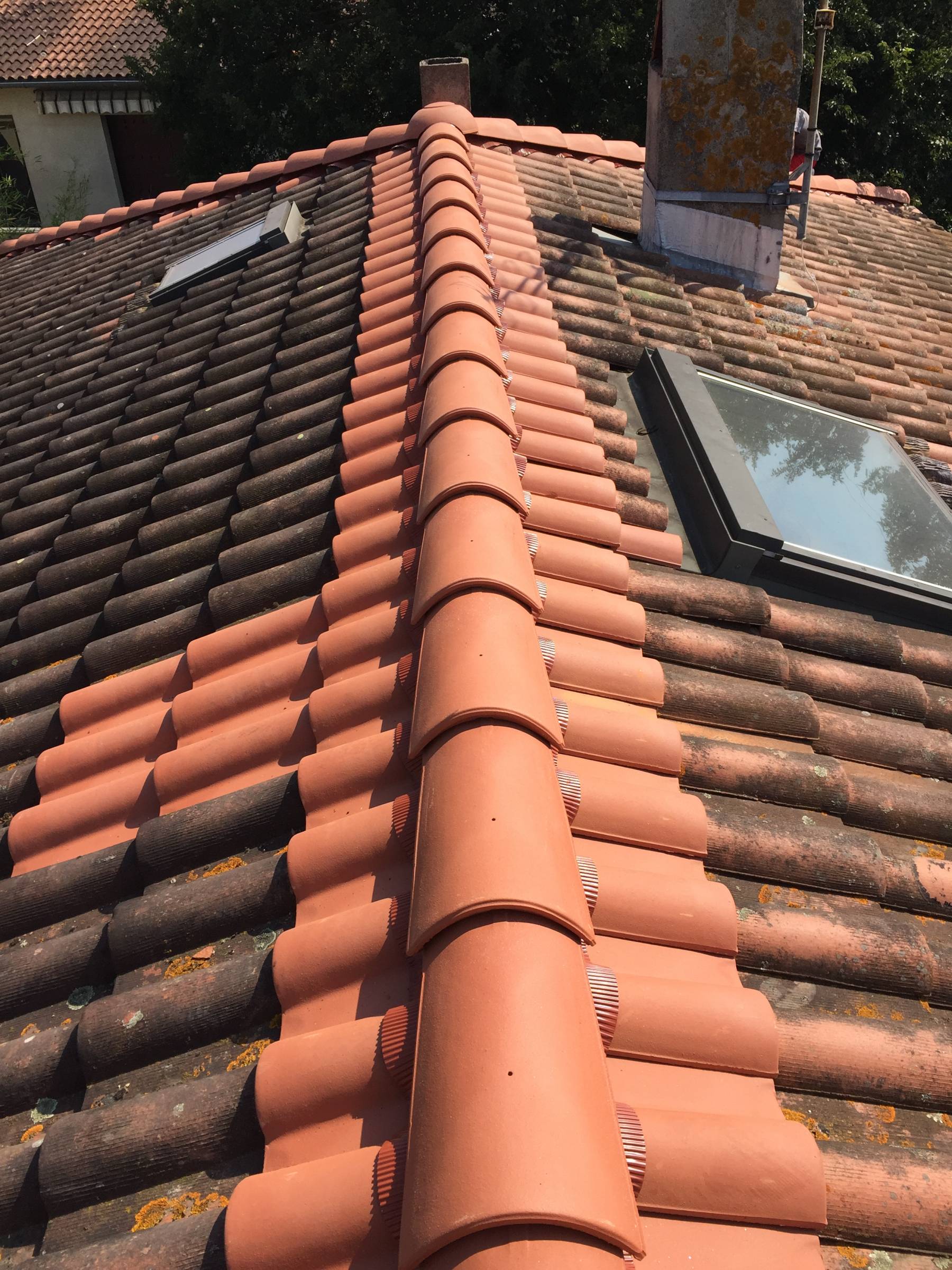 découvrez tout sur la toiture en tuile : avantages, types, styles et conseils d'entretien pour garantir une couverture esthétique et durable. optez pour la tuile pour une maison protégée et élégante!