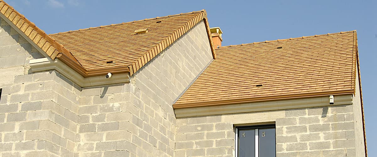 découvrez tout ce qu'il faut savoir sur la toiture en tuile : avantages, matériaux, entretien et conseils d'installation pour un toit durable et esthétique. optimisez la protection de votre maison avec une toiture en tuile de qualité.