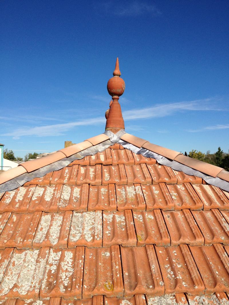 découvrez tout ce qu'il faut savoir sur la toiture en tuile, un choix esthétiquement plaisant et durable pour votre maison. informez-vous sur les types de tuiles, les avantages, l'entretien et les conseils d'installation pour profiter pleinement de cette couverture traditionnelle.