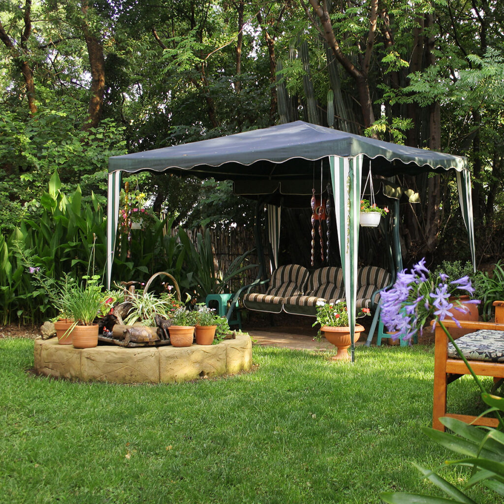 découvrez notre sélection de tonnelles élégantes et fonctionnelles, idéales pour embellir votre jardin tout en vous offrant un espace ombragé pour vos moments de détente. protégez-vous des intempéries avec style et profitez pleinement de vos espaces extérieurs.