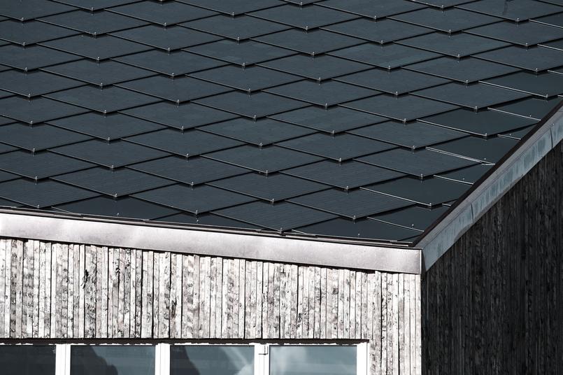 découvrez les tuiles tesla, une innovation révolutionnaire dans le domaine des matériaux de toiture. alliant esthétisme et performance, ces tuiles solaires offrent une solution durable et élégante pour votre maison, tout en produisant de l'énergie propre. transformez votre toiture en un élément clé d'efficacité énergétique avec les tuiles tesla.