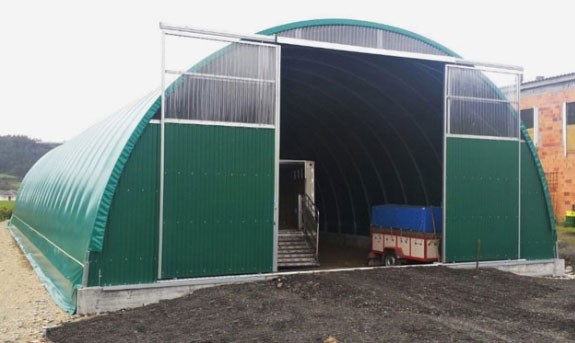 découvrez comment les tunnels de stockage agricole optimisent la conservation des récoltes, améliorent l'efficacité logistique et garantissent une protection contre les intempéries. explorez les avantages de ces structures innovantes pour le stockage des produits agricoles.