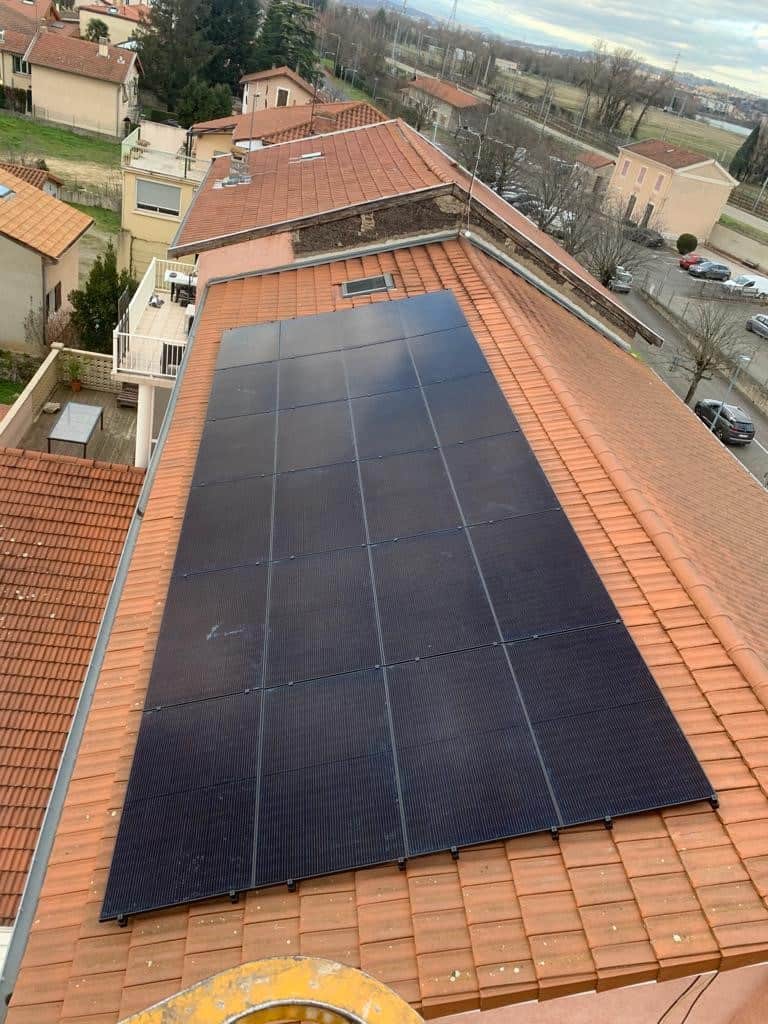 découvrez les solutions innovantes de stockage solaire urbain qui optimisent l'utilisation de l'énergie renouvelable dans nos villes. des technologies intelligentes pour une énergie propre et durable à portée de main.