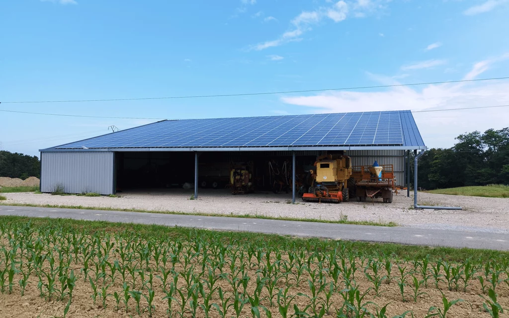 découvrez l'importance et les multiples usages d'un hangar agricole pour optimiser votre exploitation. de l'entreposage des matériaux aux soins des animaux, apprenez comment cet espace peut améliorer votre productivité et votre organisation.