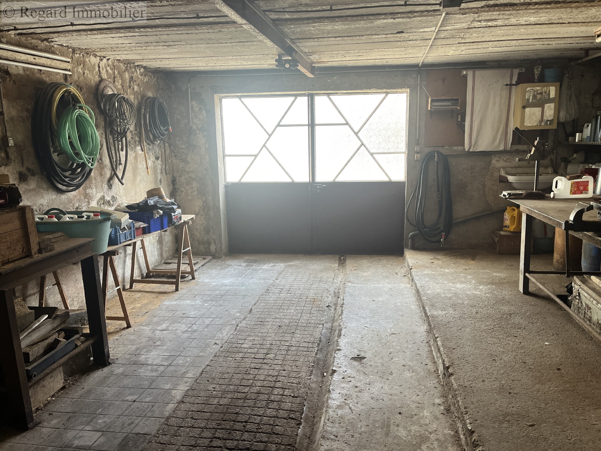 découvrez nos offres exceptionnelles de vente de hangars. que vous soyez à la recherche d'un espace de stockage, d'un local pour votre entreprise ou d'un atelier, nous vous proposons des hangars adaptés à tous vos besoins. profitez de prix compétitifs et d'une variété de modèles pour maximiser votre espace. contactez-nous dès maintenant pour plus d'informations !