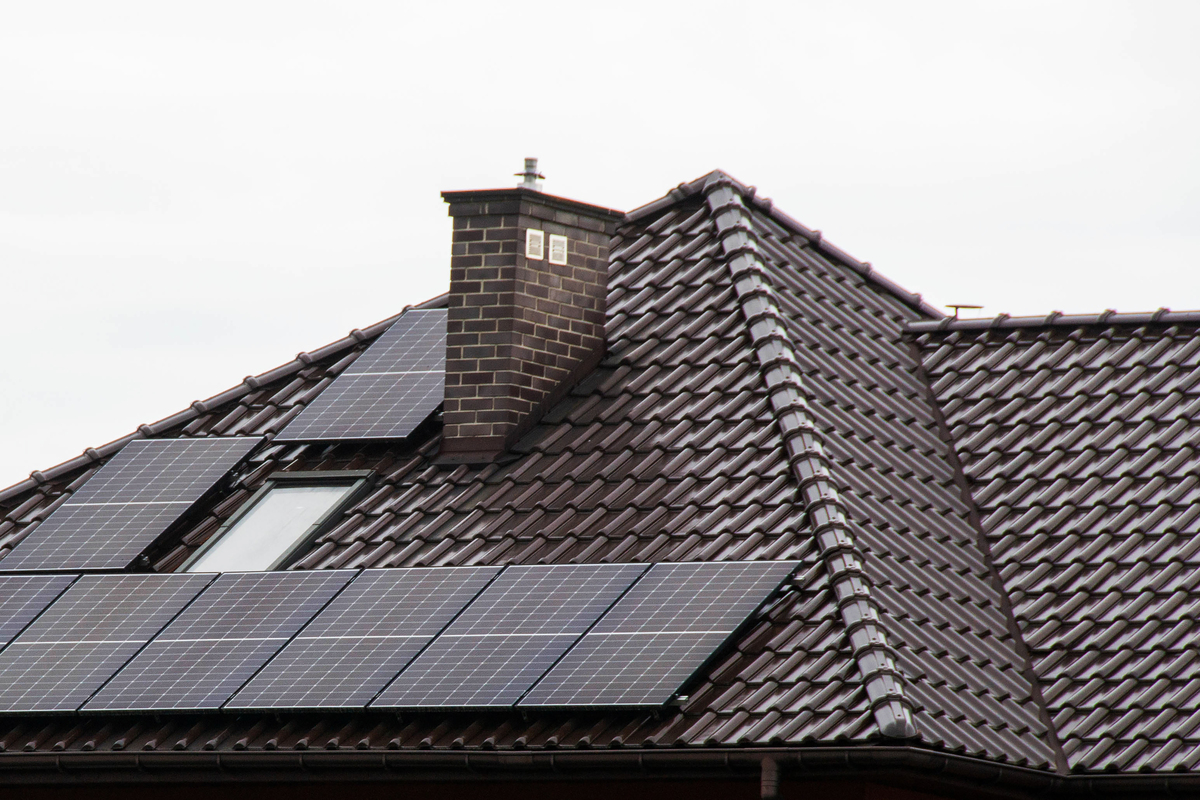 découvrez notre sélection de maisons équipées de panneaux photovoltaïques à vendre. profitez d'un habitat écologique, économique et durable, tout en réduisant votre empreinte carbone. investissez dans l'avenir avec des biens immobiliers alliant confort moderne et énergie renouvelable.