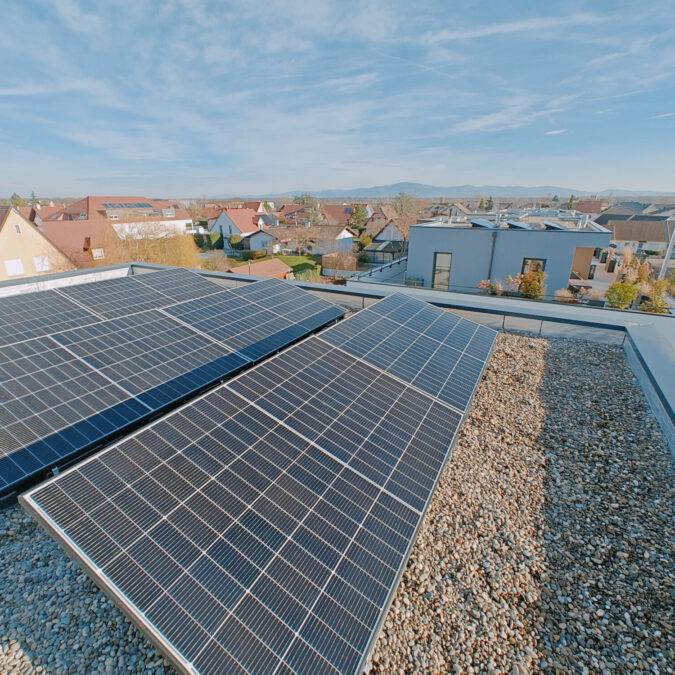découvrez notre offre exceptionnelle de panneaux photovoltaïques pour transformer votre consommation d'énergie et réaliser des économies. optez pour une solution durable et respectueuse de l'environnement avec notre sélection de produits de qualité supérieure.