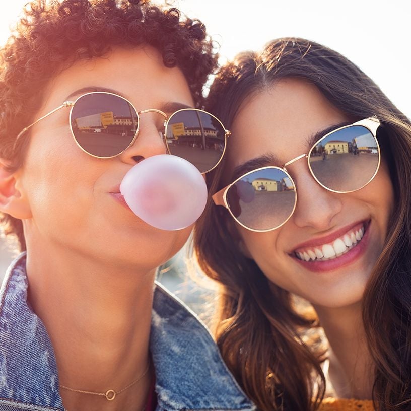 découvrez notre collection de verres solaires qui allient style et protection. profitez d'une vision claire tout en protégeant vos yeux des rayons uv. idéaux pour toutes vos activités en extérieur, nos verres solaires vous garantissent confort et élégance. parfaits pour vos journées ensoleillées!