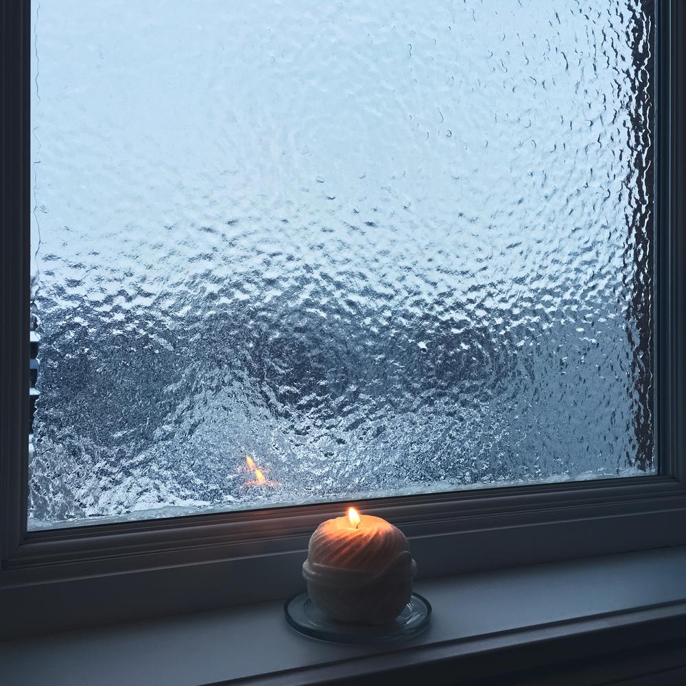 découvrez nos solutions de vitrage opaque, idéales pour garantir votre intimité tout en laissant passer la lumière. parfait pour les salles de bains, bureaux ou toute autre pièce nécessitant une séparation visuelle esthétiquement plaisante.