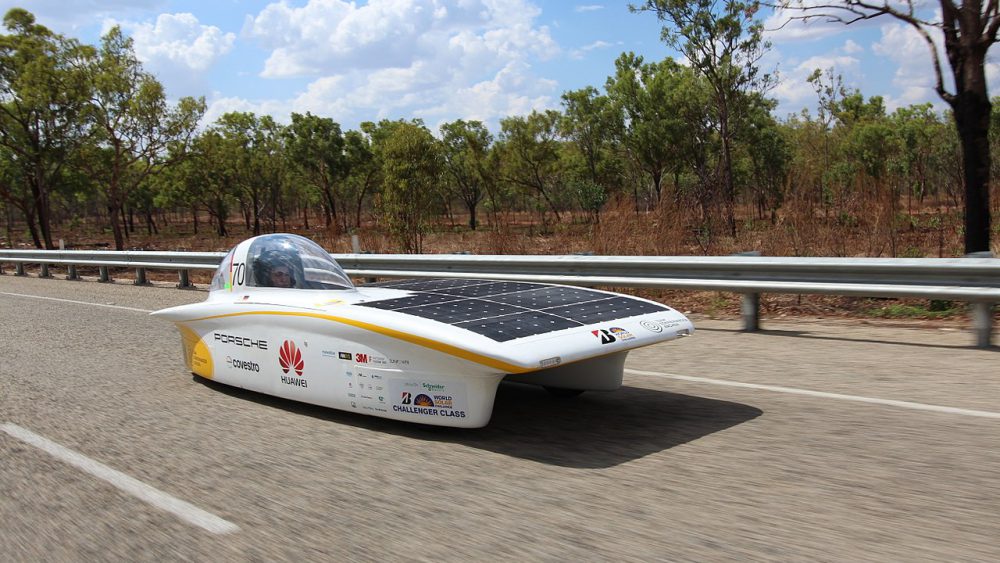 découvrez l'avenir de la mobilité durable avec notre sélection de voitures solaires. écologiques, innovantes et performantes, ces véhicules révolutionnent le transport tout en préservant notre planète.