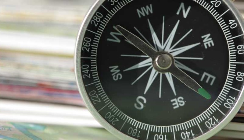 découvrez l'importance de la direction 'ouest' sur une boussole et apprenez comment l'utiliser efficacement pour vos aventures en plein air et vos explorations. un guide essentiel pour naviguer avec précision.