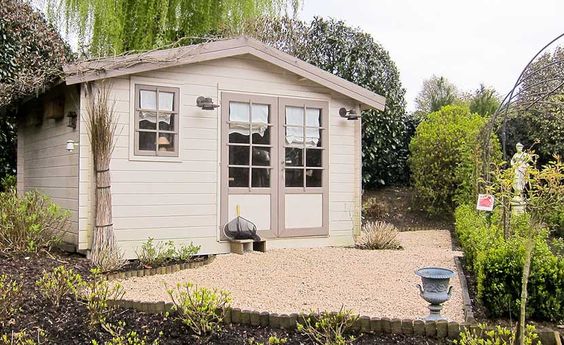 découvrez nos abris de garage en panneaux photovoltaïques, une solution écologique et esthétique pour protéger votre véhicule tout en produisant votre propre énergie. idéal pour allier praticité et développement durable.