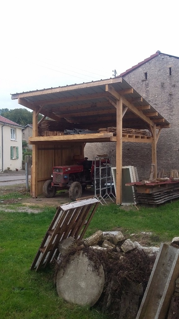découvrez notre sélection d'abris pour tracteurs, conçus pour protéger votre équipement des intempéries et prolonger sa durée de vie. idéaux pour les agriculteurs et les professionnels du secteur, nos abris allient robustesse et praticité.