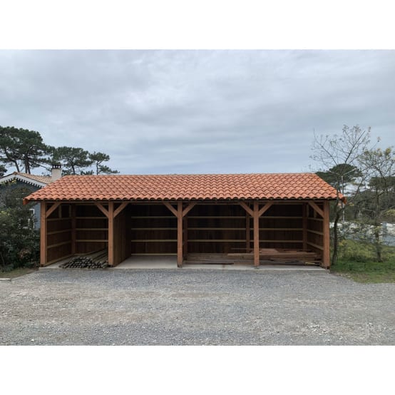 découvrez notre abri voiture en bois, une solution esthétique et pratique pour protéger votre véhicule des intempéries. fabriqué avec des matériaux de qualité, cet abri s'intègre harmonieusement dans votre jardin tout en offrant une excellente durabilité. protégez votre investissement et ajoutez une touche naturelle à votre espace extérieur.