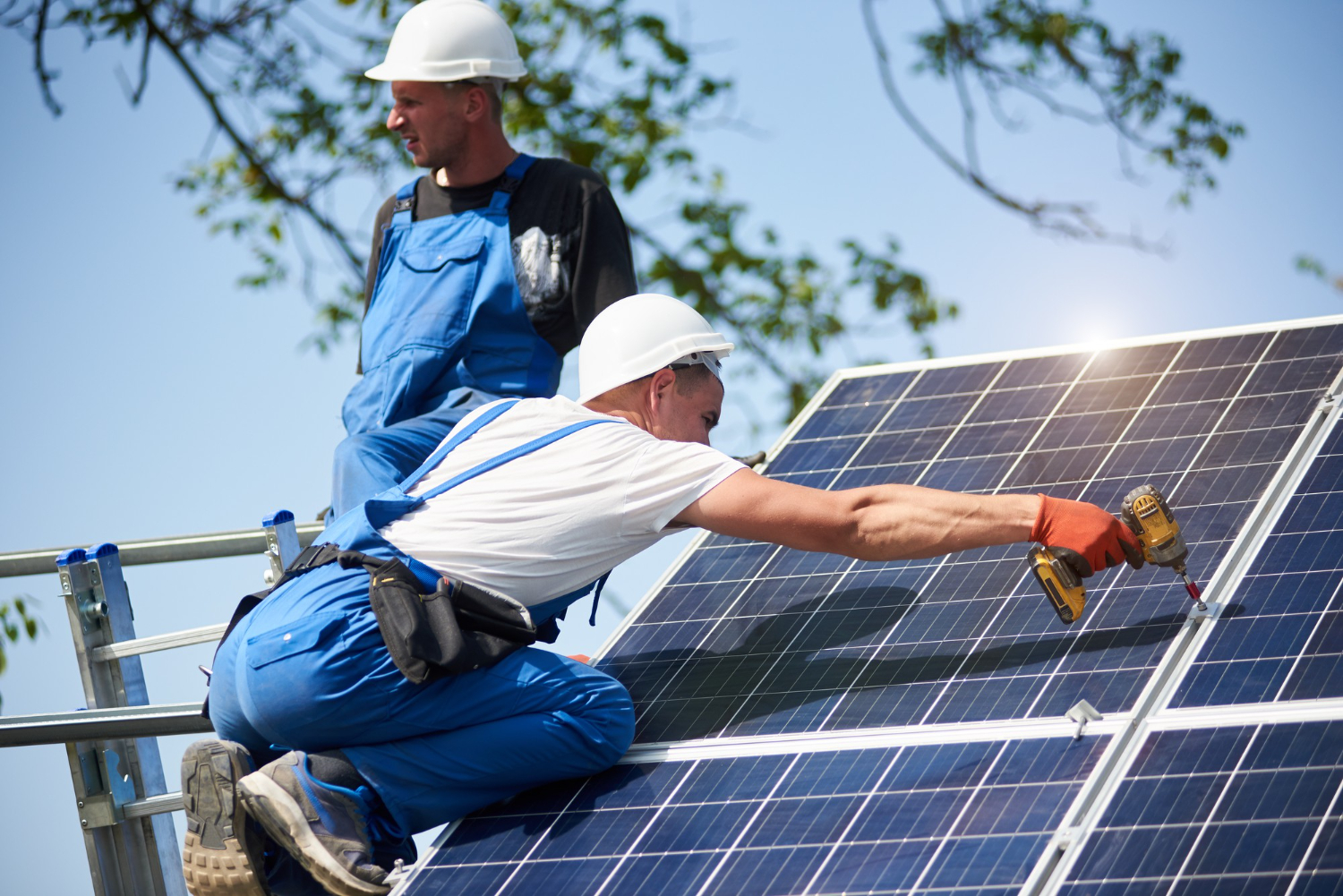 découvrez l'aide pour l'installation de panneaux solaires en 2025. profitez des dispositifs et subventions disponibles pour réduire vos coûts d'énergie et contribuer à un avenir durable. informez-vous sur les avantages financiers et environnementaux des solutions d'énergie renouvelable.