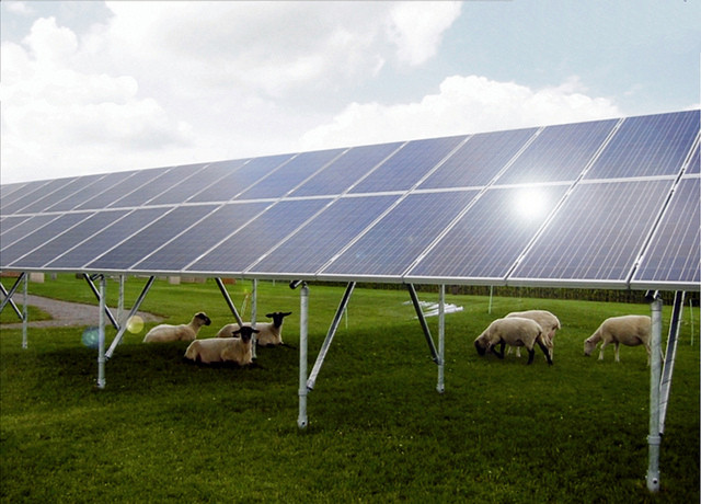 découvrez notre guide complet sur l'aide aux panneaux solaires : subventions, crédits d'impôt et conseils pour financer votre projet d'énergie renouvelable.