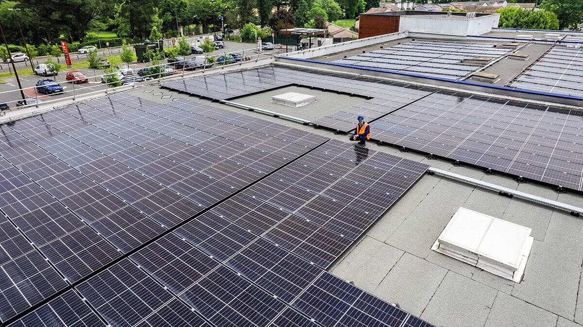 découvrez notre service d'aide pour l'installation de panneaux solaires en région paca. profitez d'un accompagnement personnalisé et d'informations sur les aides financières disponibles pour rendre votre projet énergétique plus accessible et écologique.