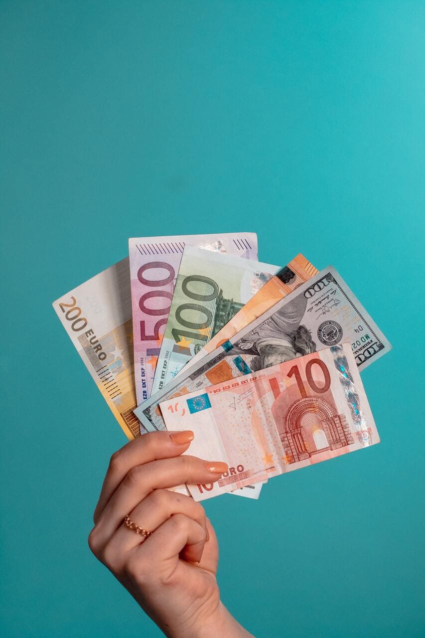 découvrez les aides financières pour l'installation de panneaux solaires en 2025. maximisez vos économies et valorisez votre logement grâce aux subventions et crédits d'impôt disponibles. informez-vous sur les démarches à suivre et les conditions d'éligibilité pour bénéficier de ces aides.