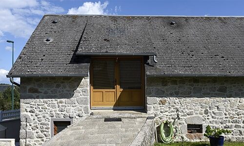 découvrez notre sélection d'ardoise au m2, idéale pour vos projets de rénovation ou de construction. durable et esthétique, elle apporte une touche naturelle à vos aménagements extérieurs et intérieurs. commandez dès maintenant pour des résultats à la hauteur de vos attentes.