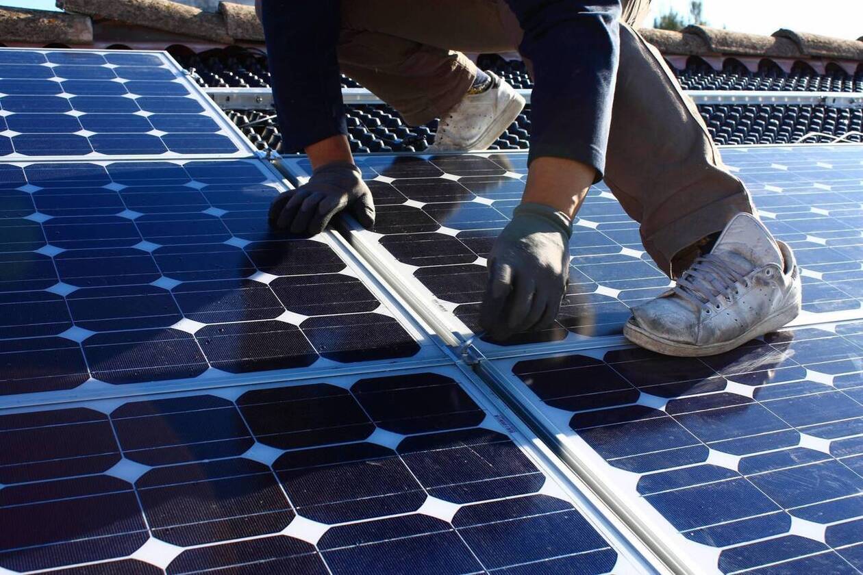 découvrez notre artisan solaire expert en installations photovoltaïques et solutions d'énergie renouvelable. profitez d'une énergie propre et durable tout en réduisant vos factures d'électricité. contactez-nous pour un devis personnalisé et un accompagnement professionnel vers une transition énergétique réussie.