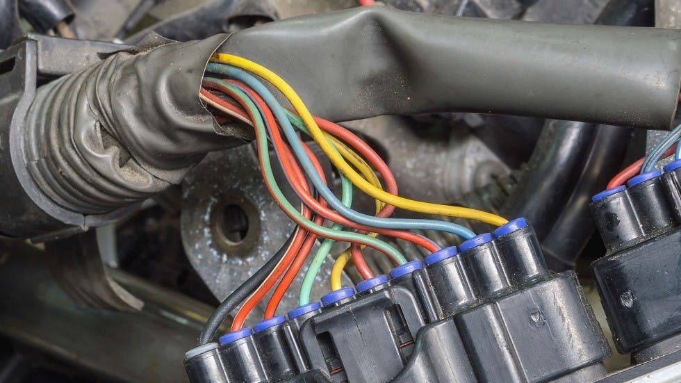 découvrez le monde de l'auto-électricité : des conseils pratiques pour entretenir et optimiser l'électrique de votre véhicule, des astuces pour la recharge, et des informations sur les dernières innovations en matière de mobilité durable.