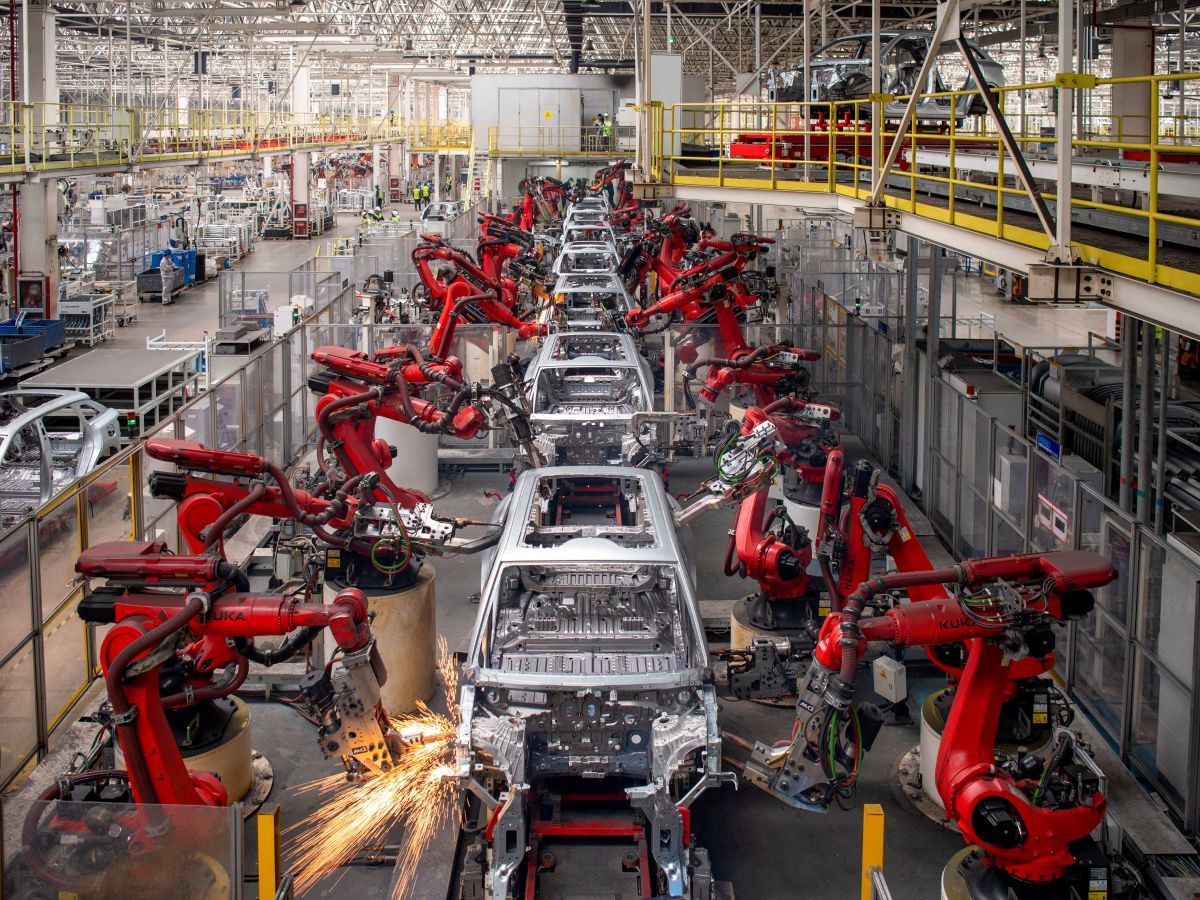 découvrez l'univers de l'auto-électricité : tout ce qu'il faut savoir sur les systèmes électriques des véhicules, leur fonctionnement, l'entretien, et les dernières innovations en matière de technologies automobiles. améliorez votre compréhension et votre expérience de conduite avec nos conseils d'experts.