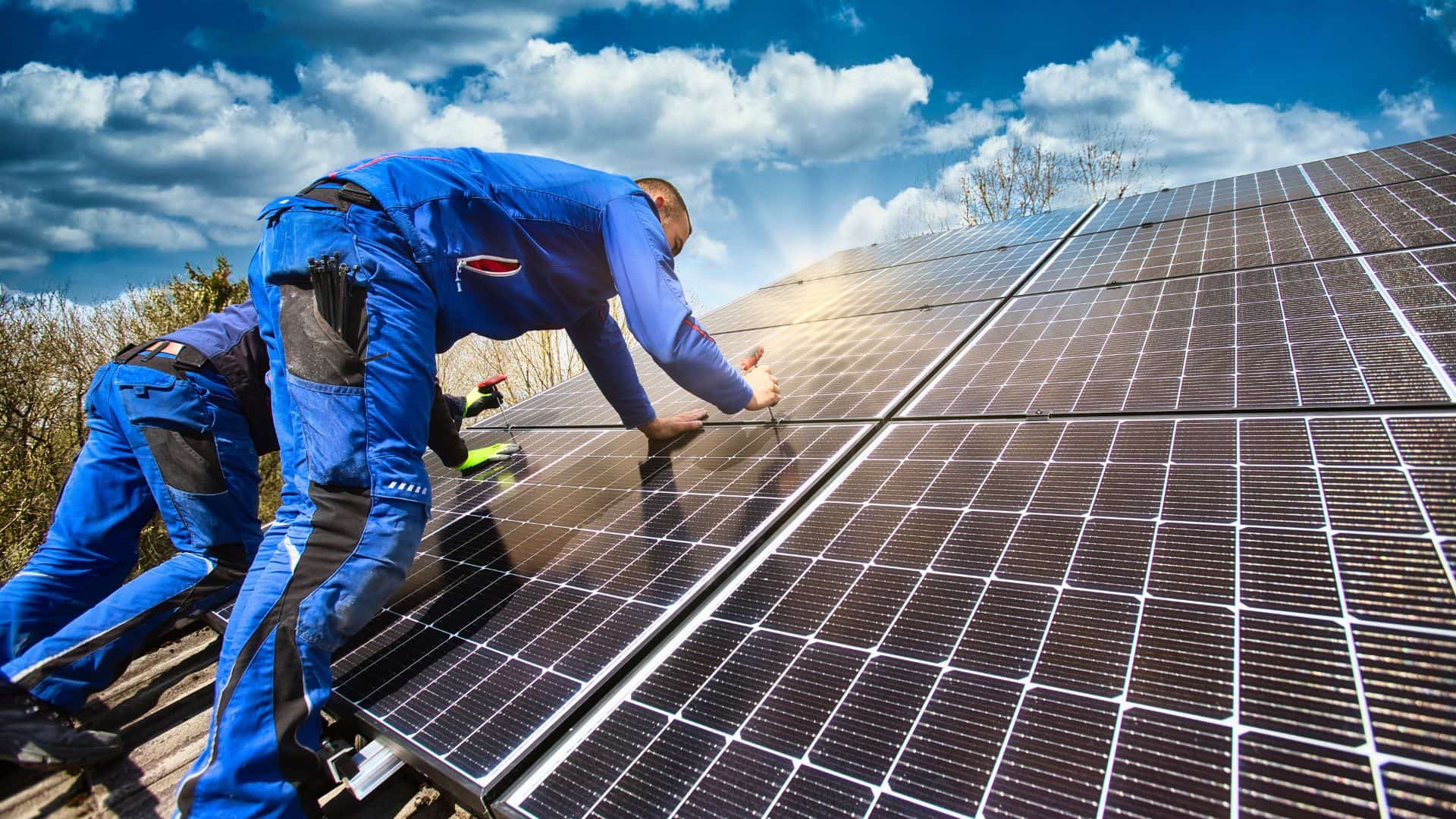 découvrez les avantages de l'autoconsommation solaire : optimisez votre consommation d'énergie grâce à des panneaux solaires, réduisez vos factures d'électricité et contribuez à la transition énergétique. éclairer votre maison tout en respectant l'environnement n'a jamais été aussi simple !