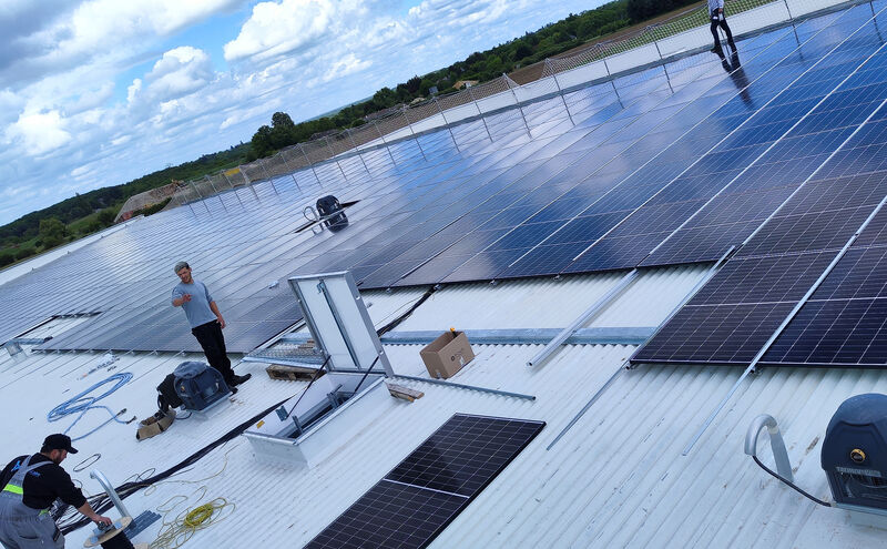 découvrez comment maîtriser votre consommation d'énergie grâce à l'autoproduction électrique. optimisez vos coûts tout en réduisant votre empreinte carbone avec des solutions d'énergie renouvelable adaptées à vos besoins.