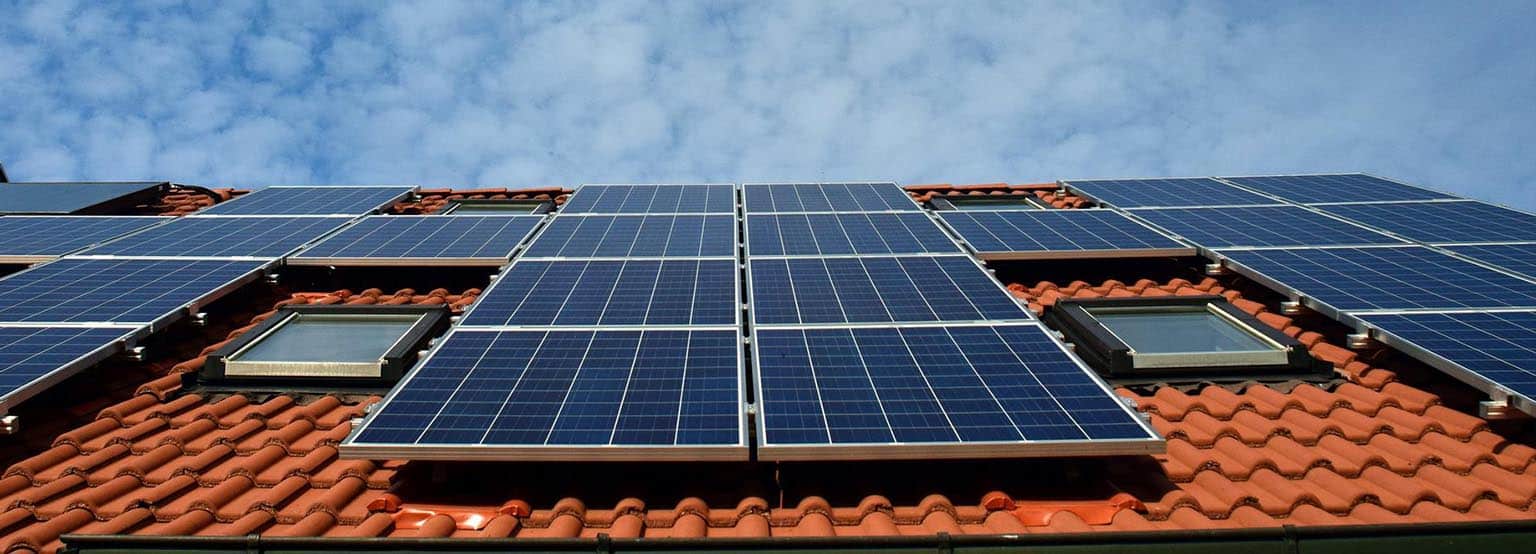 découvrez l'autoproduction solaire, une solution innovante pour produire votre propre électricité à partir de l'énergie solaire. profitez d'économies sur vos factures d'énergie tout en contribuant à la protection de l'environnement grâce à des systèmes photovoltaïques adaptés à vos besoins.