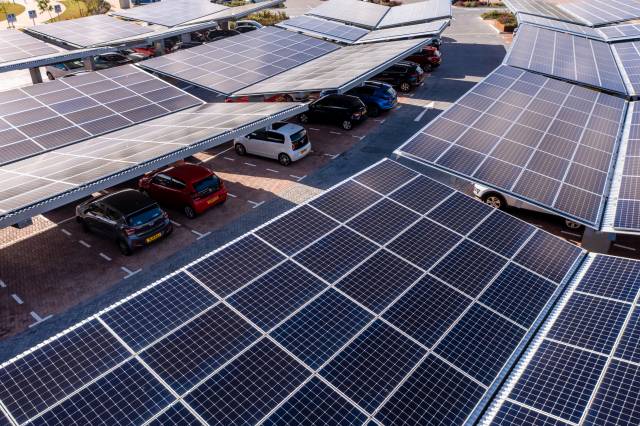 découvrez l'autosuffisance solaire, une solution innovante pour produire votre propre énergie renouvelable. apprenez comment utiliser l'énergie du soleil pour réduire vos factures d'électricité et contribuer à un avenir durable.