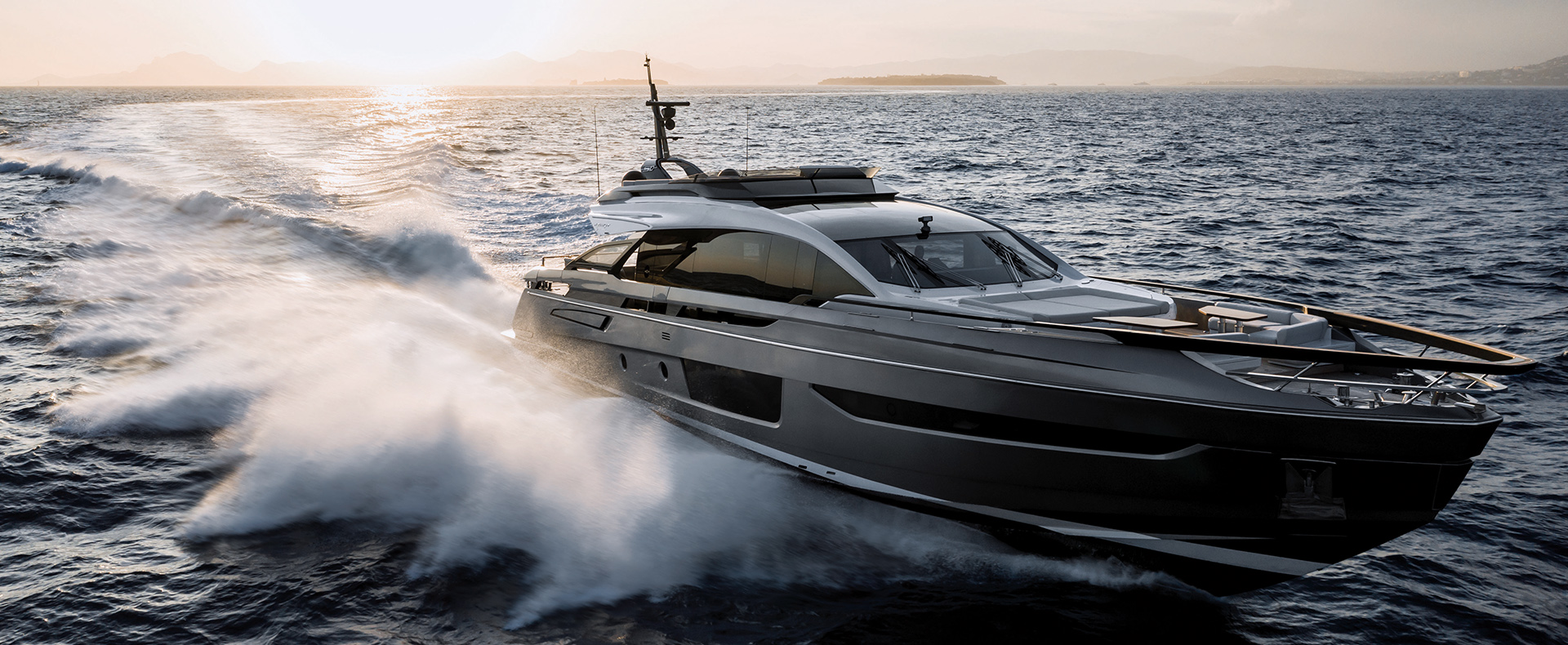 découvrez l'azimut, un concept clé en navigation et en astronomie, qui vous aide à déterminer la direction d'un point par rapport au nord. plongez dans son importance, ses applications et son utilisation dans les technologies modernes.