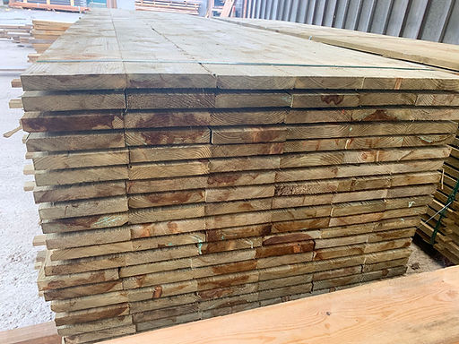découvrez notre sélection de bardage en bois spécialement conçu pour les bâtiments agricoles. alliant esthétique et durabilité, ce bardage offre une protection optimale tout en s'intégrant harmonieusement dans votre environnement rural.