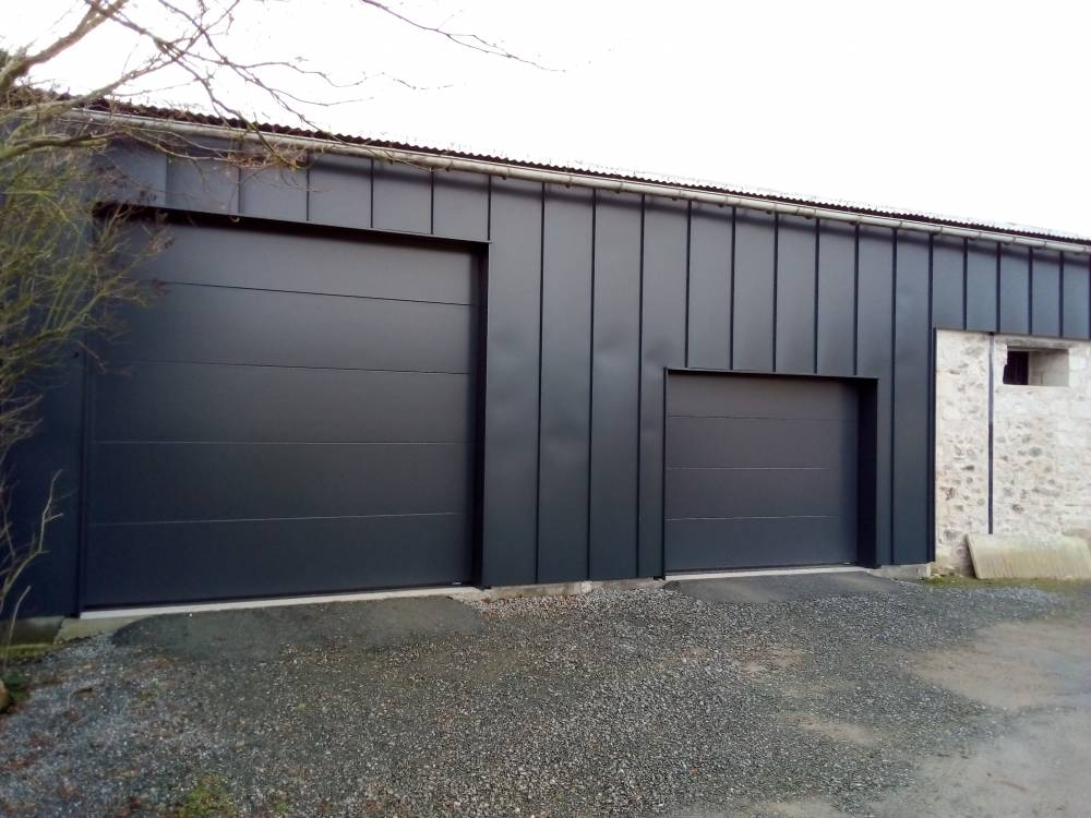 découvrez nos solutions de bardage pour hangars, offrant durabilité et esthétisme. protégez votre structure tout en améliorant son apparence avec nos matériaux de qualité supérieure adaptés à tous vos besoins.