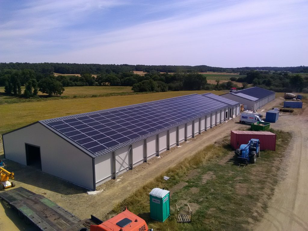 découvrez comment les bâtiments agricoles solaires révolutionnent l'agriculture durable. profitez d'une efficacité énergétique optimale tout en réduisant votre empreinte carbone grâce à des solutions innovantes adaptées aux besoins des agriculteurs. transformez votre exploitation avec une énergie renouvelable performante.
