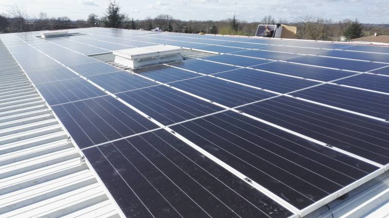 découvrez notre guide sur les bâtiments gratuits équipés de panneaux photovoltaïques, une solution innovante pour optimiser votre consommation d'énergie tout en préservant l'environnement. profitez des subventions et réduisez vos factures d'électricité grâce à l'énergie solaire.