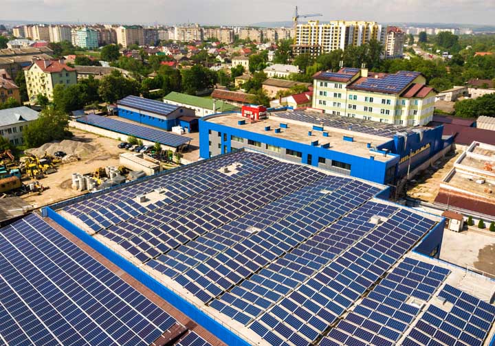 découvrez notre bâtiment photovoltaïque de 300m2, conçu pour maximiser l'efficacité énergétique et réduire votre empreinte carbone. idéal pour les entreprises soucieuses de l'environnement, cet espace optimise l'utilisation de l'énergie solaire tout en offrant un cadre moderne et durable.