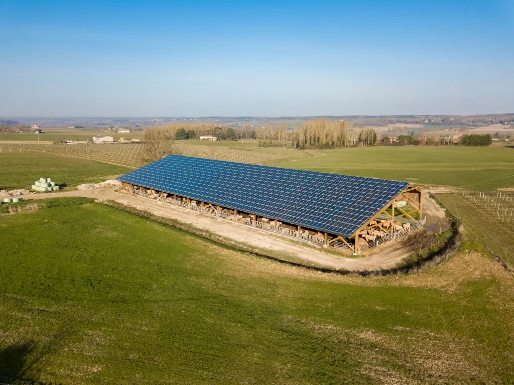 découvrez comment bénéficier d'un bâtiment photovoltaïque gratuit et économiser sur vos factures d'énergie tout en contribuant à la transition écologique. profitez d'installations solaires avantageuses et durables.