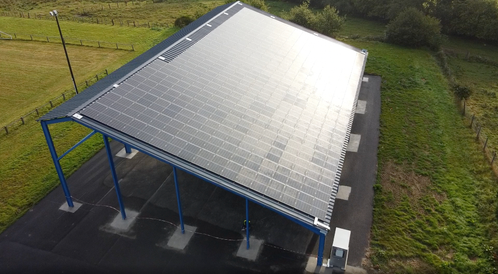découvrez comment le bâtiment solaire révolutionne l'architecture moderne en intégrant des solutions énergétiques durables. explorez les avantages écologiques et économiques de cette approche innovante pour un avenir plus vert.