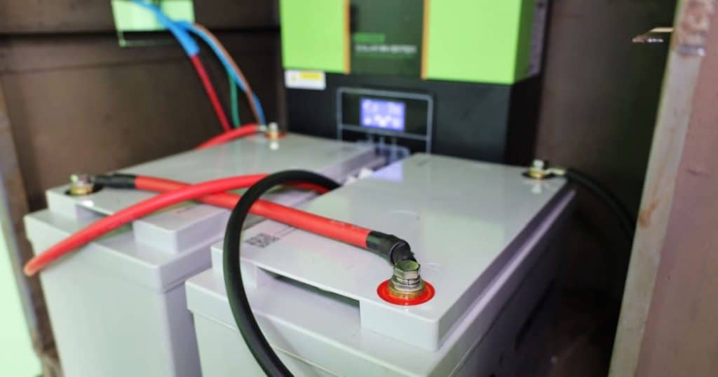 découvrez les avantages de la batterie électrique pour votre maison : un stockage d'énergie efficace, des économies sur vos factures d'électricité et une solution durable pour un mode de vie écoresponsable.