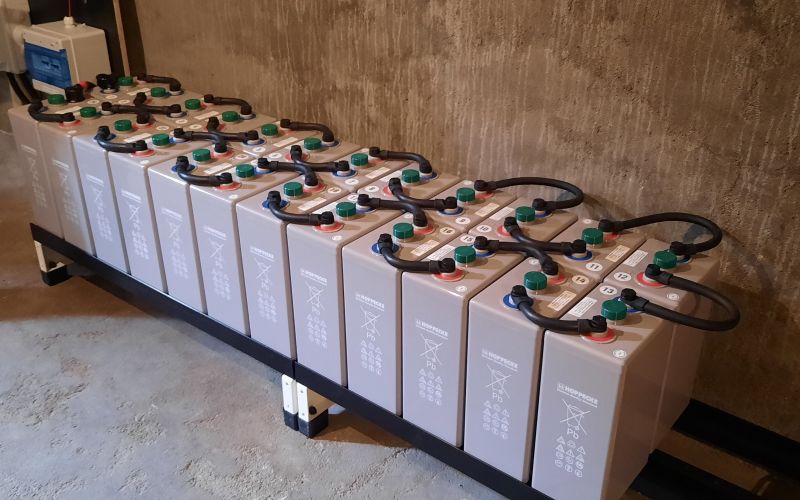 découvrez notre sélection de batteries pour maisons, idéales pour assurer un stockage d'énergie efficace et durable. optimisez votre consommation d'énergie et réduisez votre empreinte carbone avec nos solutions de batteries de haute qualité.