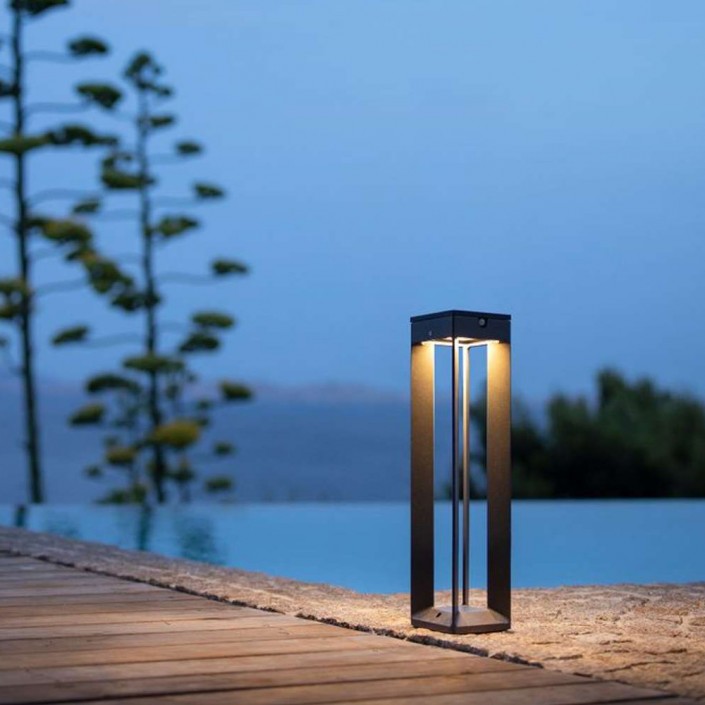 découvrez notre gamme de bornes solaires, idéales pour éclairer vos espaces extérieurs tout en respectant l'environnement. profitez d'une illumination pratique et autonome grâce à l'énergie solaire.