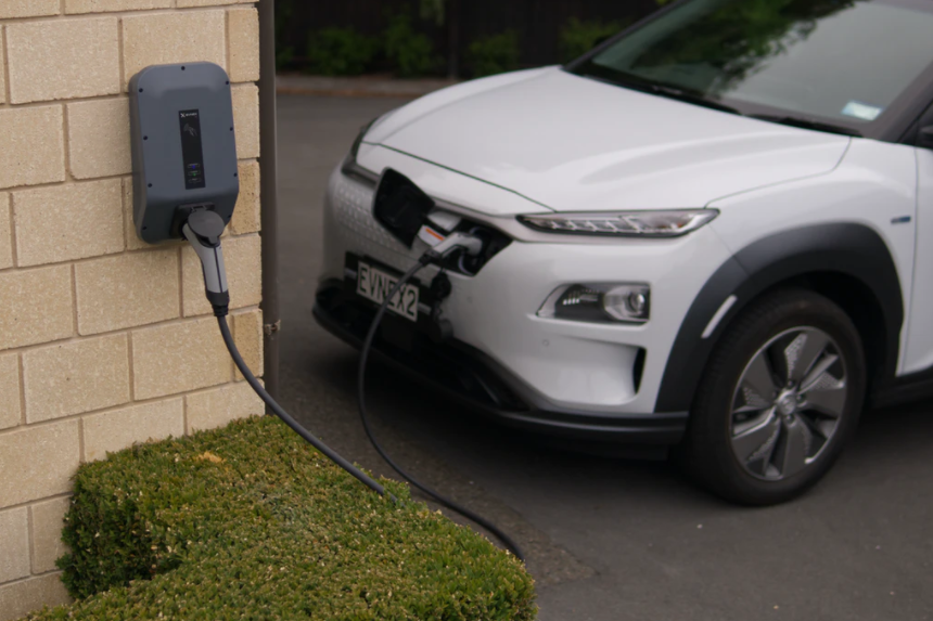 découvrez notre gamme de bornes solaires pour voitures, une solution écologique et innovante pour recharger votre véhicule électrique tout en respectant l'environnement. profitez d'une énergie gratuite et renouvelable grâce à nos dispositifs faciles à installer.