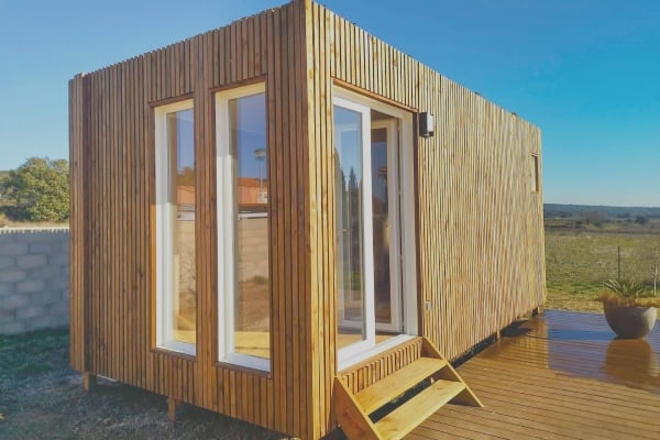 découvrez tout sur le coût d'une cabane autonome. explorez les facteurs influençant le prix, les matériaux nécessaires et les astuces pour optimiser votre budget tout en réalisant votre rêve d'habitat autosuffisant.