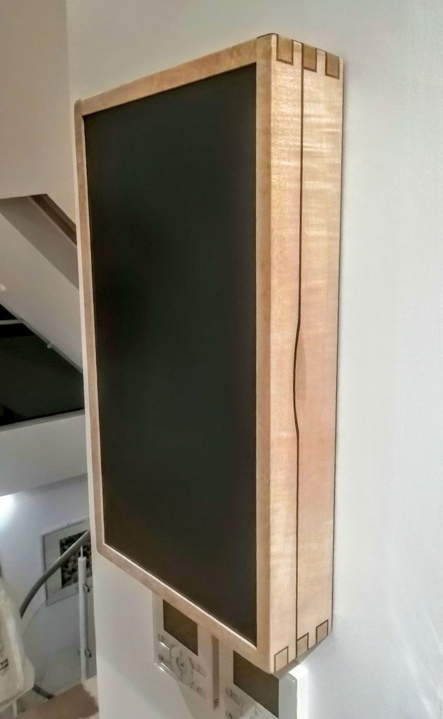 découvrez comment cacher efficacement un panneau pour améliorer l'esthétique de votre espace. apprenez des astuces simples et pratiques pour dissimuler les panneaux inesthétiques tout en préservant la fonctionnalité de votre environnement.