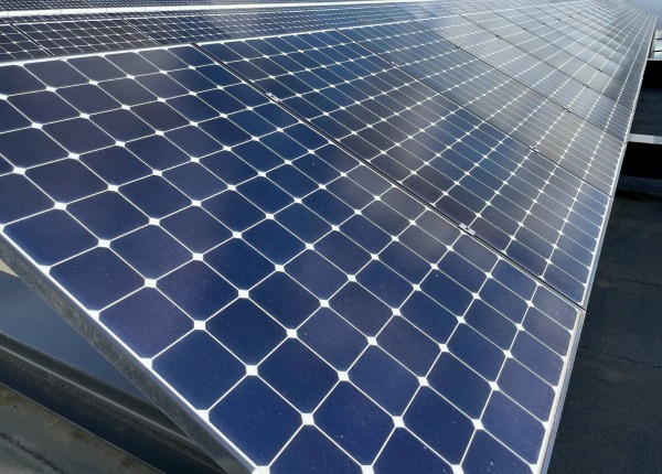 découvrez le calcul photovoltaïque, une méthode essentielle pour évaluer le rendement et l'efficacité de vos installations solaires. apprenez à optimiser votre production d'énergie propre grâce à des outils et des techniques adaptés pour maximiser votre investissement dans les énergies renouvelables.