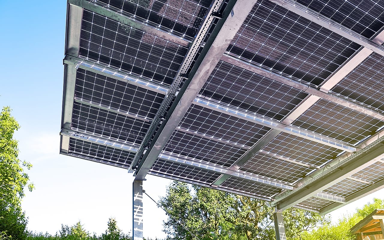 découvrez les avantages du carport solaire, une solution innovante alliant protection de votre véhicule et production d'énergie renouvelable. écologique et économique, il vous permet de réduire votre empreinte carbone tout en générant de l'électricité. transformez votre espace extérieur en un havre durable !