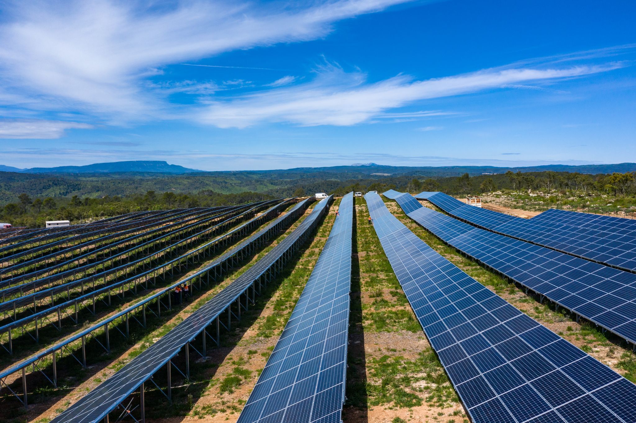découvrez les centrales photovoltaïques en france, une solution durable pour produire de l'énergie verte. informez-vous sur les technologies, les avantages environnementaux et les opportunités d'investissement liées à l'énergie solaire dans l'hexagone.