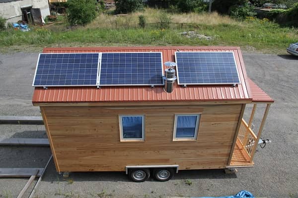 découvrez un chalet autonome, un havre de paix alliant confort moderne et respect de l'environnement. profitez d'un séjour unique en pleine nature, avec des équipements écologiques, tout en vous déconnectant du quotidien. parfait pour une escapade relaxante ou une aventure en pleine nature.